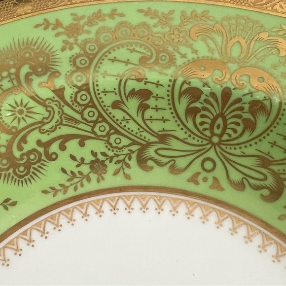 Vintage Cauldon England Set of 2 Porcelain Green & Gold Design Soup Plates - Picture 5 of 8